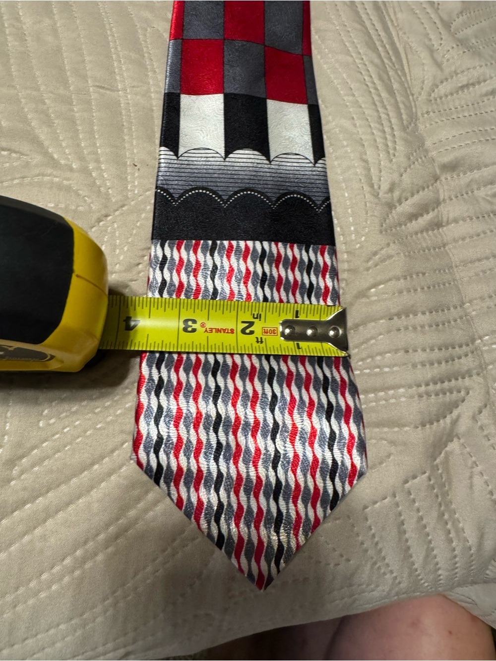 Gianno Patterned Red, Black & White Silk Tie 4” widest part